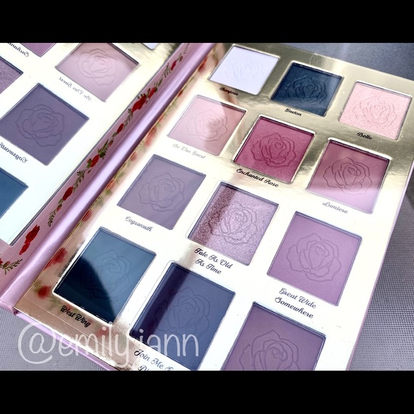 Beauty & the Beast🥀Eyeshadow Palette - Picture 4 of 11